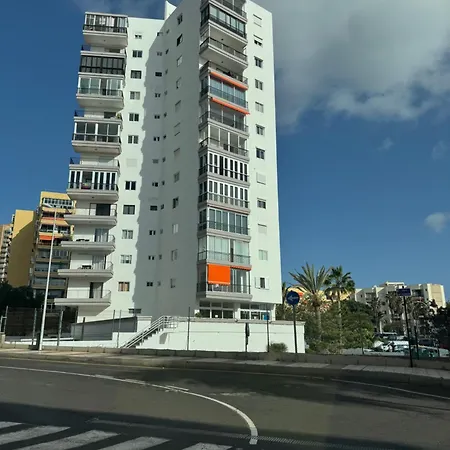 La Estrella, Cristianos 아로나