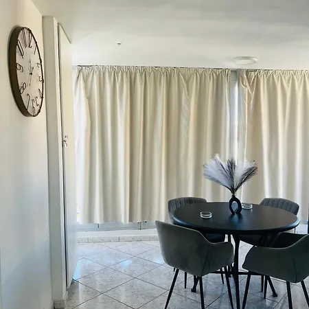 La Estrella, Cristianos * Arona (Tenerife)